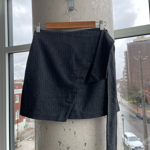 NWT - Aritzia Dorine Skirt - Size 0 - Picture 3 of 5